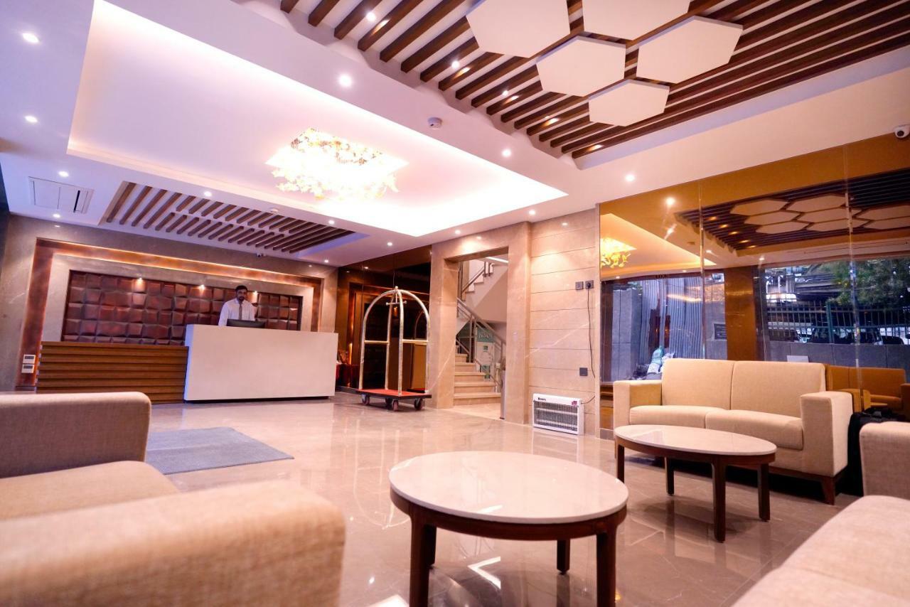 โรงแรมริตซ์ นิวเดลี ภายนอก รูปภาพ