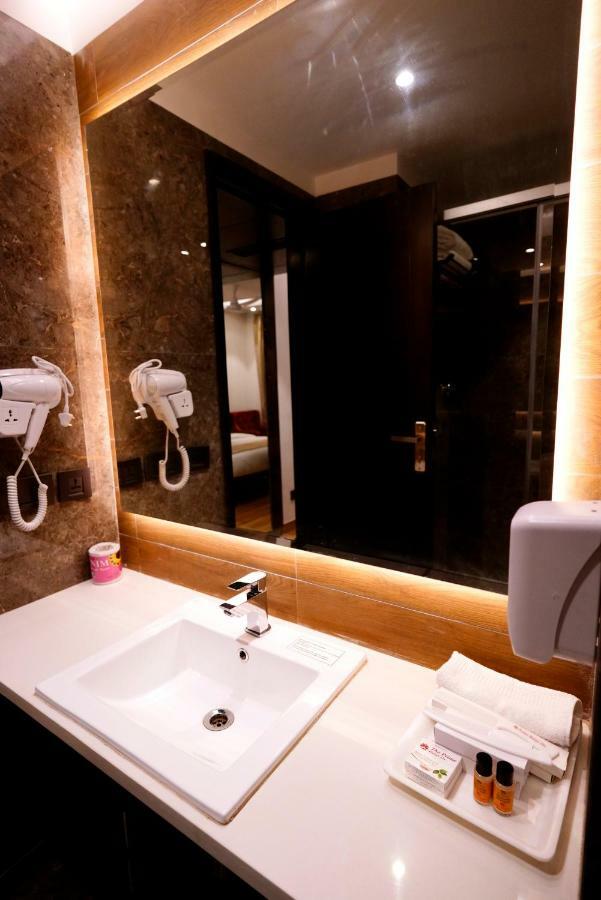 โรงแรมริตซ์ นิวเดลี ภายนอก รูปภาพ